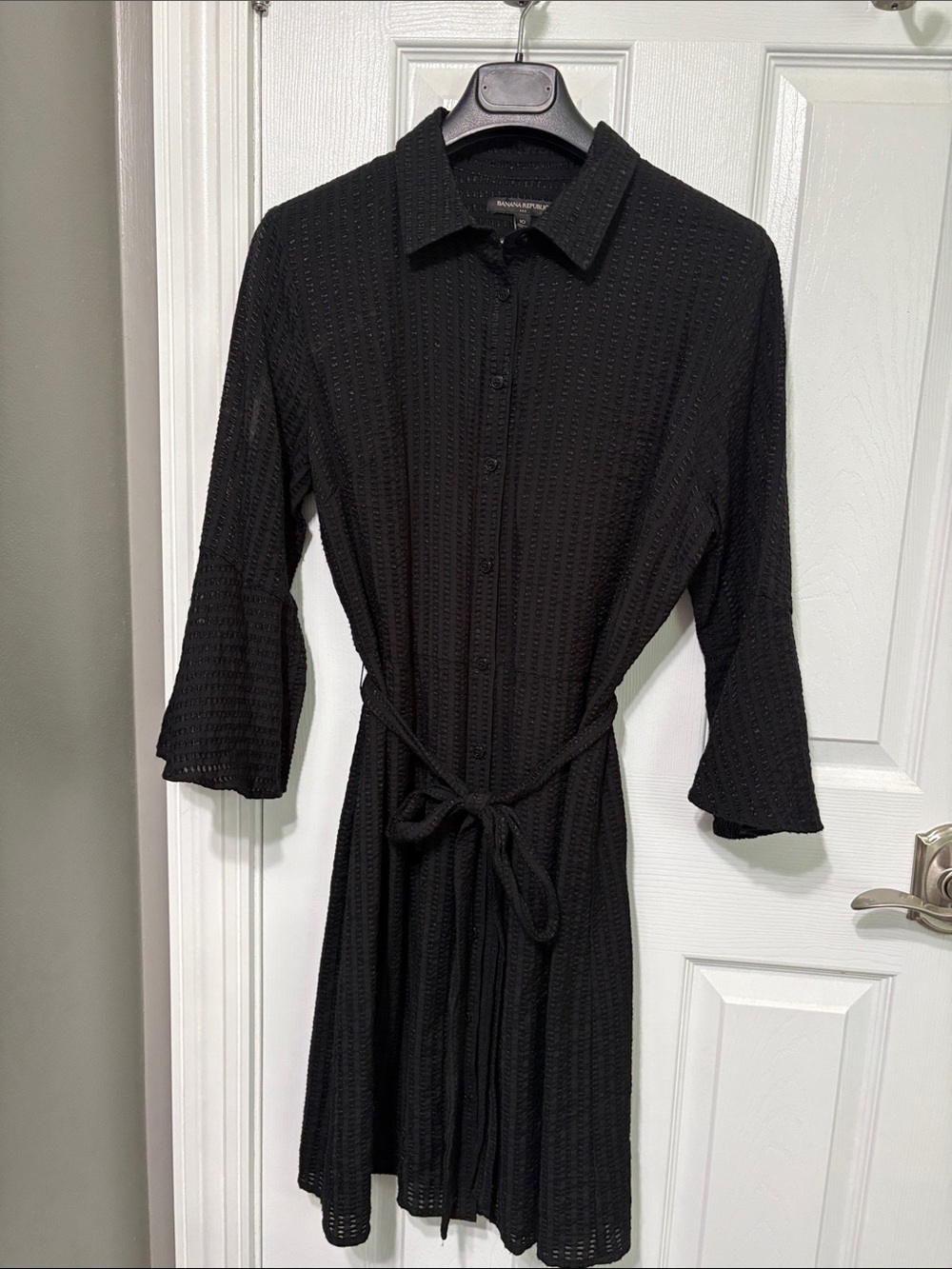 Banana Republic Black Textured Button-Front Tie Waist Dress. Lined.